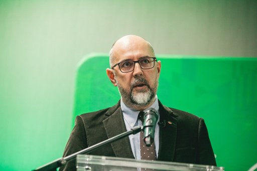 Kelemen Hunor, despre legiferarea prin Ordonanţe de Urgenţă: În continuare eu cred că fără a amenda Constituţia nu vom scăpa de această belea, care este o problemă. De fiecare dată se va găsi o scuză pentru a da o Ordonanţă de Urgenţă