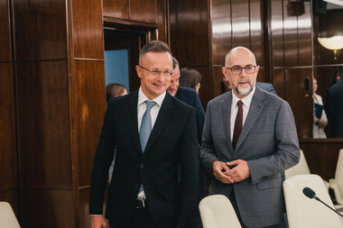 Kelemen Hunor, după întâlnirea cu ministrul Afacerilor Externe şi Comerţului Exterior al Ungariei, Szijjártó Péter: Suntem dependenţi unii de alţii în această regiune, de aceea este necesară consolidarea relaţiilor bilaterale româno-maghiare