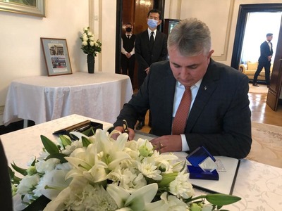 Ministrul Lucian Bode a semnat în Cartea de Condoleanţe deschisă în memoria fostului premier japonez Abe Shinzo 