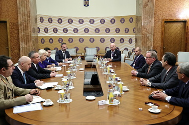 Premierul Nicolae Ciucă s-a întâlnit cu delegaţia General Dynamics European Land System Romania: Trebuie să întărim industria de apărare, iar pentru asta avem nevoie de parteneri cu experienţă solidă şi dovedită