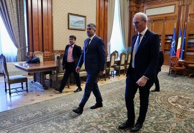 Marcel Ciolacu, întâlnire cu ministrul Afacerilor Externe şi Apărării al Republicii Irlanda: Împărtăşim aceleaşi idei legate de efectele generate de războiul din Ucraina în privinţa securităţii alimentare şi energetice şi reconstrucţia acestei ţări