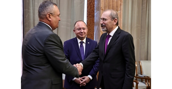 Premierul Ciucă a discutat cu ministrul de Externe al Iordaniei despre gestionarea fluxului de refugiaţi şi despre cooperarea bilaterală