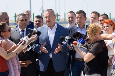 Ciucă: La doar trei luni de la inaugurarea primului drum expres din România, care va lega Piteşti de Craiova, numărul de kilometri daţi în folosinţă s-a dublat