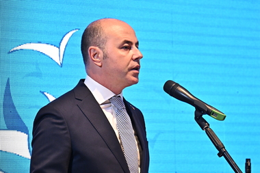 Liberalul Alexandru Muraru propune ca istoria comunismului românesc să fie introdusă ca disciplină obligatorie pentru elevii de liceu: Ar reprezenta cea mai adevărată şi profundă condamnare a comunismului