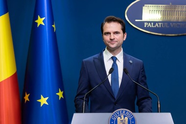 Ministrul Digitalizării: Semnez munţi de documente pe hârtie / Primesc zilnic această întrebare, când scăpăm de dosarul cu şină? Se va întâmpla lucrul acesta în ani de zile 