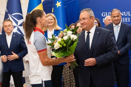 UPDATE - Premierul Nicolae Ciucă anunţă majorarea cu 50% a premiilor sportivilor români care au obţinut performanţe la competiţiile internaţionale:  Prin rezultatele voastre, aţi reuşit să aduceţi bucurie şi emoţie pentru toţi românii - VIDEO