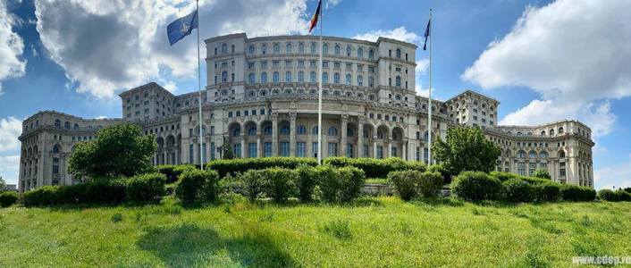 Palatul Parlamentului va fi iluminat, marţi şi miercuri, în culorile drapelului Ucrainei