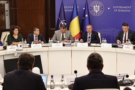 Nicolae Ciucă s-a întâlnit cu reprezentanţii Asociaţiei Oraşelor şi ai Asociaţiei Comunelor din România. Premierul a asigurat că pentru iarna anului 2022-2023 măsurile de plafonare şi compensare vor fi aplicate potrivit deciziilor guvernamentale