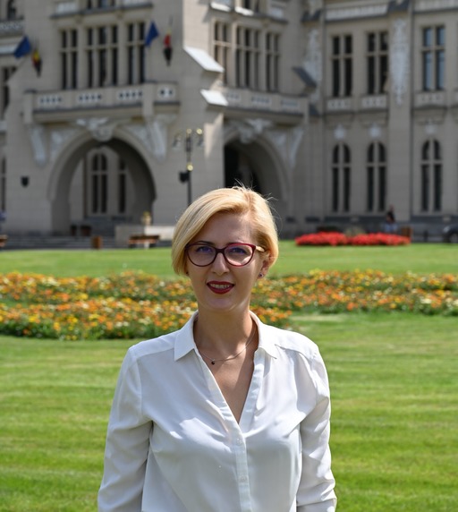 Monica Berescu, deputat USR: Ciolacu şi cei de la vârful PSD ar pleca şi mâine de la guvernare, au fugit tot timpul de răspundere. Dar baronii roşii şi primarii PSD au alte interese, nu vor să renunţe la bani şi la funcţii