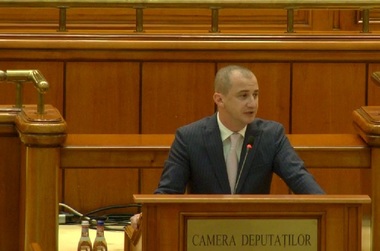 Simonis, la dezbaterea moţiunii simple a USR împotriva ministrului Energiei: Am văzut acuzaţii, miştouri şi ironii. Nu cred că oamenii au nevoie de ironii în această perioadă, au nevoie de soluţii