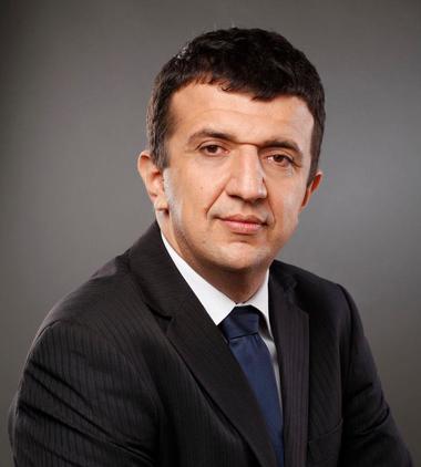 Liviu Brătescu (PNL): Descentralizarea administrativă nu e un moft, ci una esenţială pentru a asigura dezvoltare. Trebuie asigurate şi resursele financiare, să nu fie doar pasarea răspunderii