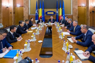 UPDATE - Ciucă, întâlnire cu preşedintele Consiliului Director al Băncii Japoneze de Cooperare Internaţională: Confirmă profilul atractiv al României ca destinaţie de investiţii / Popescu: Au fost analizate oportunităţile de finanţare a proiectelor