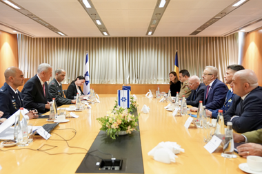 Ministrul Apărării: Achiziţionarea sistemului de apărare Iron Dome nu este niciun vis, este o aspiraţie a noastră. Am început procedurile pentru a discuta despre asta