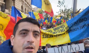 UPDATE - Protest organizat de AUR - George Simion a intrat în conflict cu Diana Şoşoacă, mulţimea de protestatari s-a scindat / Liderul AUR a plecat în marş la sediile PSD şi PNL - VIDEO