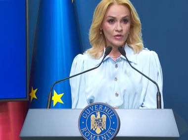 La începerea anului universitar, Firea anunţă că au fost publicate normele de aplicare a celor două programe de creditare cu garanţia statului şi dobândă subvenţionată pentru tineri, Student Invest şi Family Start
