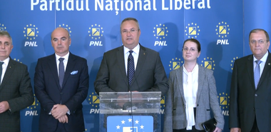 Nicolae Ciucă i-a mulţumit lui Sorin Cîmpeanu pentru modul în care a înţeles să se sacrifice, pentru ca un proiect să meargă mai departe. Despre Ligia Deca: Este în măsură să respecte calendarul de dezbatere şi aprobare a legilor educaţiei