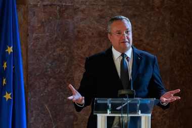 Ciucă, despre majorarea cu 50% a taxelor şi impozitelor locale: E o decizie care a fost luată în coaliţie. Varianta privind stabilirea acestor impozite după grilele notariale a fost amânată