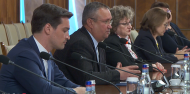 VIDEO Nicolae Ciucă, la discuţiile cu pacienţii cu afecţiuni oncologice: Odată ce vom avea aprobat prin lege Planul Naţional de Luptă Împotriva Cancerului, vom avea şi instrumentele necesare să gestionăm partea de prevenţie şi partea de tratament