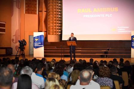 Timiş: Raul Ambruş, cel care a creat un scandal la conferinţa de alegeri a PNL Timişoara, în 2021, a fost exclus din PNL / El anunţă că se va adresa instanţei de judecată