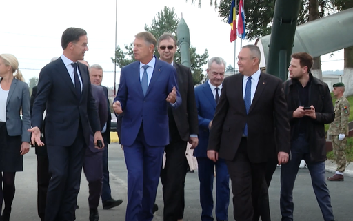 Premierul Regatului Ţărilor de Jos, Mark Rutte, a ajuns la Centrul Naţional de instruire întrunită „Getica” de la Cincu. A fost întâmpinat de preşedintele Klaus Iohannis şi de premierul Nicolae Ciucă - VIDEO