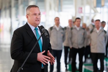 Ciucă: Dacia este dovada că inovarea, viziunea, tenacitatea şi managementul performant înseamnă succes garantat/ Vom sprijini orice afacere, mai mică sau mai mare, să se dezvolte şi să îşi atingă potenţialul maxim