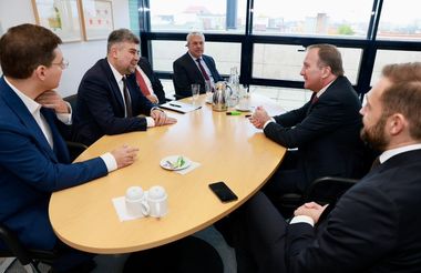 Marcel Ciolacu a discutat cu fostul premier al Suediei, Stefan Löfven: A fost reafirmat sprijinul total al socialiştilor europeni pentru intrarea României în spaţiul Schengen