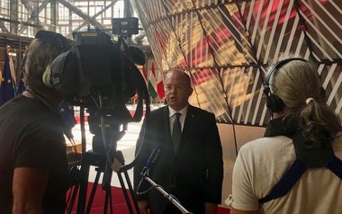 Ministrul Bogdan Aurescu, despre atacurile cu rachete din Kiev, de luni dimineaţă: Unele dintre lovituri au lovit la o distanţă apropiată de 1-1,5 kilometri de sediul ambasadei noastre, dar tot personalul este bine