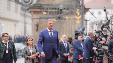 Preşedintele Klaus Iohannis participă joi şi vineri la reuniunea Consiliului European / Liderii europeni discută măsuri suplimentare necesare pentru a asigura securitatea aprovizionării şi scăderea preţurilor la energie