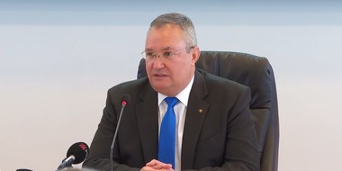 Nicolae Ciucă, la semnarea contractului pentru Centura de Sud Arad: Nu putem să mai tergiversăm aceste lucrări / Nu este vorba numai de numărul mare al obiectivelor de infrastructură pe care ni le-am asumat, ci şi termenul la care trebuie finalizate
