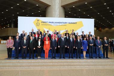 Alina Gorghiu a participat la primul Summit Parlamentar al Platformei Crimeea / Iniţiativa îşi propune să încurajeze coordonarea activităţilor parlamentelor naţionale, în contextul ocupării ilegale a Peninsulei Crimeea de către Rusia