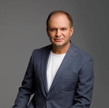 Buzău - Avrămescu (PNL) cere oficialilor judeţeni să se delimiteze de primarul din Chişinău, al cărui partid ar fi finanţat de Moscova / Ciolacu: Nu ajută persoane fizice, ajută o comunitate / Preşedintele CJ afirmă că are un acord de înfrăţire cu oraşul
