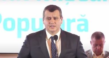 Eugen Tomac: Nu am dispărut, nu ne-am dizolvat, nu am fuzionat cu nimeni / Unii cred că ţara noastră poate fi împărţită în roşu şi galben. Pe români îi unesc roşu, galben şi albastru