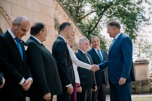Preşedintele Klaus Iohannis participă marţi la Conferinţa internaţională ”Femeile parlamentare din România şi promovarea egalităţii de gen ca angajament naţional”, organizată de Senatul României