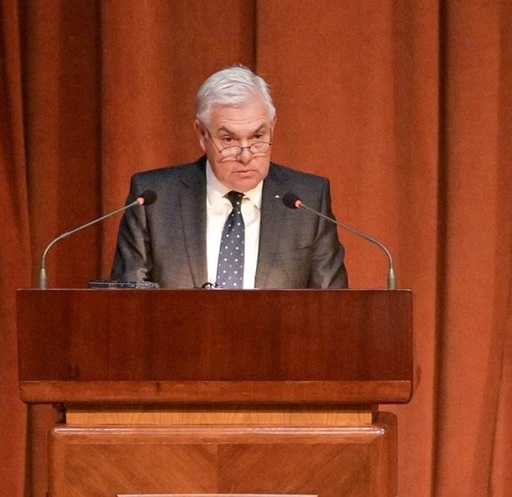 Angel Tîlvăr a fost învestit oficial, marţi, în funcţia de ministru al Apărării, în prezenţa premierului Nicolae Ciucă