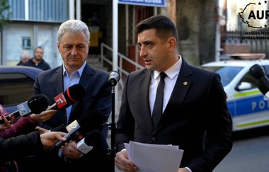 George Simion, preşedintele AUR: Parchetul de pe lângă ÎCCJ a clasat dosarul în care eram acuzat pe nedrept că aş fi condus fără permis / Este evident că ce s-a întâmplat în seara între 29 şi 30 septembrie este o operaţiune de poliţie politică