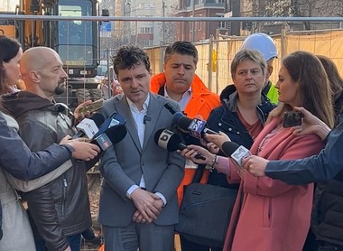 Nicuşor Dan: Eu îl rog pe domnul Ciolacu să dea telefon la domnul Câciu, ministrul de Finanţe astfel încât să rezolvăm problema cu datoria restantă pentru Termoenergetica / Nu cerem mai mult decât s-a dat celorlalte localităţi din România - VIDEO