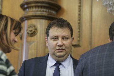 Toma Petcu: Pare că unii colegi din PSD nu au aflat că nu mai sunt în opoziţie. PNL s-a luptat să păstreze tarifele mici pentru consumatorii casnici şi tarife sustenabile pentru mediul de afaceri