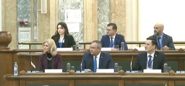 Premierul Ciucă, răguşit la o conferinţă desfăşurată la Parlament: Am făcut tot posibilul să mă recuperez, am cerut sprijinul şefului nostru de la Departamentul de Urgenţe şi pentru prima dată nu are nicio soluţie