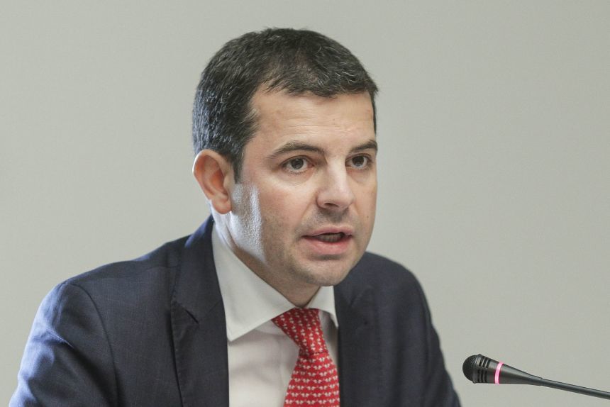 Daniel Constantin (PNL): Există un acord în coaliţie ca anvelopa de creştere a pensiilor să fie de 15%. Sunt două variante, o creştere de 6,2% şi apoi să se aplice o creştere diferenţiată, sau o creştere unitară la toate