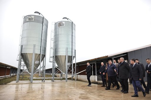 Ciucă: În România se dezvoltă tot mai multe investiţii în sectorul agro-alimentar, cele mai multe cu capital autohton, iar acest lucru ne dă încredere că economia evoluează în direcţia bună