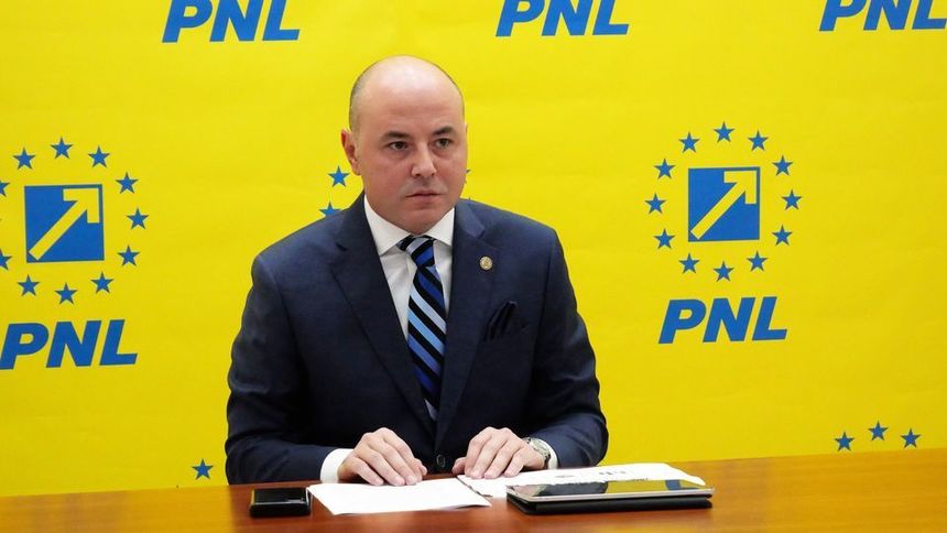 Liderul PNL Iaşi Alexandru Muraru a prezentat un sondaj de opinie care arată că PNL ar câştiga detaşat, la Iaşi, alegerile locale şi parlamentare