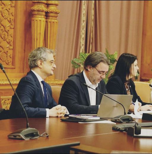 Comisia juridică a avizat în unanimitate cererea DNA privind încuviinţarea percheziţiei informatice în cazul deputatului PSD Daniel Tudorache / Votul în plen, la ora 16.00