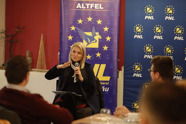 Gorghiu afirmă că liberalii vor face toate demersurile pentru introducerea dreptului de vot de la 16 ani: Doar PNL va lupta pentru ca acest proiect să fie adoptat. PSD nu doreşte să treacă acest proiect, din simplu motiv că tinerii nu votează PSD