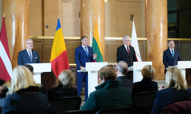 Klaus Iohannis: Trebuie să ne menţinem unitatea occidentală şi hotărârea strategică în faţa eforturilor reînnoite ale Rusiei de a ne diviza, inclusiv prin încercări de escaladare, penurie de alimente, şantaj energetic şi dezinformare