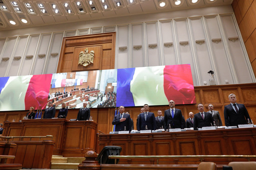 Scandal la şedinţa solemnă: Csoma Botond: Liderii românilor ardeleni ştiau că Ardealul nu era numai românesc, ci şi unguresc, săsesc şi evreiesc / Şoşoacă: Este înaltă trădare / AUR a părăsit sala / Romaşcanu: Transilvania este istoric a românilor - VIDEO