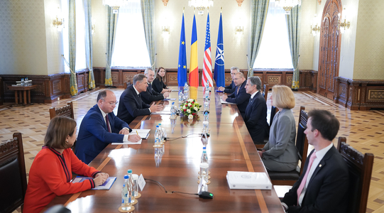 Klaus Iohannis a discutat cu  secretarul de stat al SUA, Antony Blinken, despre  programul Visa Waiver, criza energetică, continuarea sprijinului aliaţilor pentru Ucraina