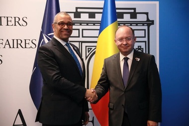 Aurescu, discuţii cu ministrul pentru Afaceri Externe al UK  despre postura de descurajare şi apărare a NATO pe Flancul Estic, în contextul provocărilor de securitate determinate de conflictul din Ucraina