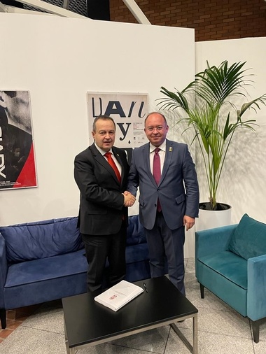 Ministrul Bogdan Aurescu a discutat cu omologul său din Serbia despre promovarea proiectelor de interconectare în domeniile energiei, mai ales interconectorul de gaz Arad-Mokrin şi linia de înaltă tensiune Reşiţa-Pancevo