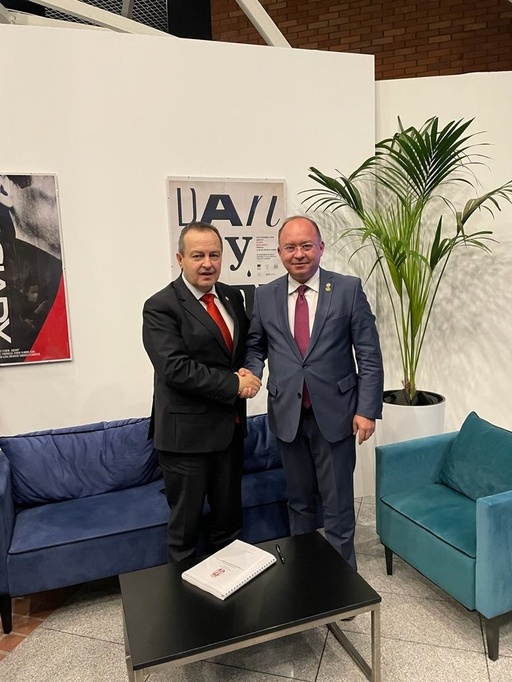 Ministrul Bogdan Aurescu a discutat cu omologul său din Serbia despre promovarea proiectelor de interconectare în domeniile energiei, mai ales interconectorul de gaz Arad-Mokrin şi linia de înaltă tensiune Reşiţa-Pancevo