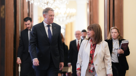 Preşedintele Klaus Iohannis, întrevedere cu omologul său elen, la Atena. Katerina Sakellaropoulou a reafirmat susţinerea deplină a Greciei pentru aderarea României la Spaţiul Schengen